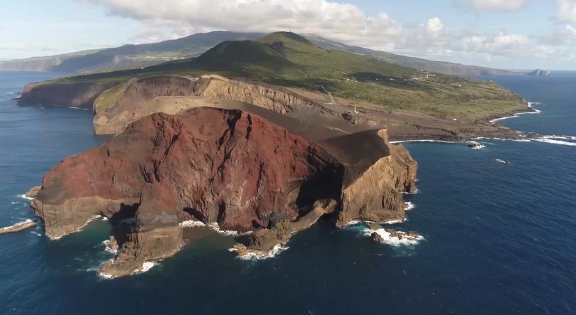 Vulcão dos Capelinhos – Uma Paisagem Lunar nos Açores
